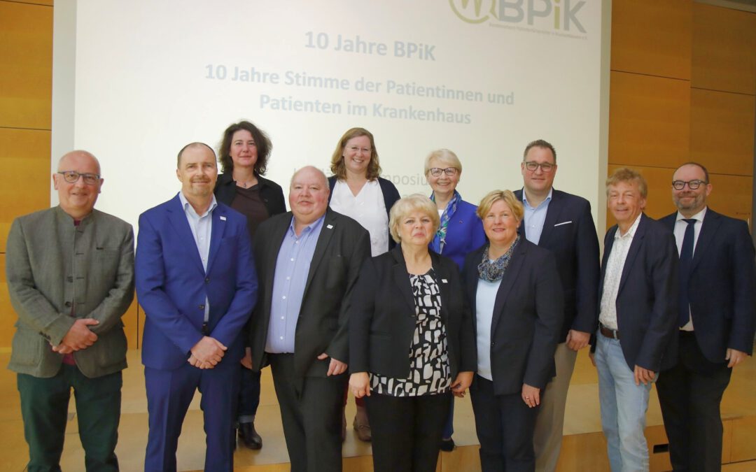 Rück­blick auf das Jubi­lä­ums­sym­po­si­um “10 Jah­re BPiK — 10 Jah­re Stim­me der Pati­en­tin­nen und Pati­en­ten im Kran­ken­haus”