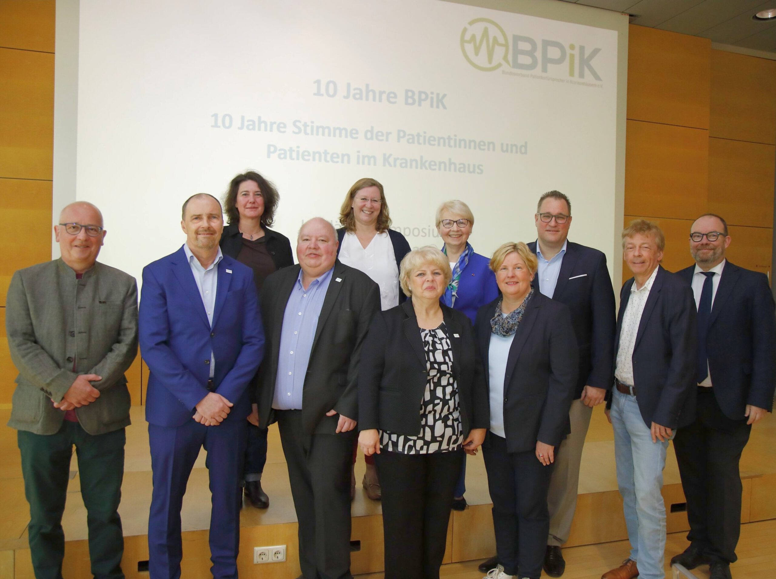 Rück­blick auf das Jubi­lä­ums­sym­po­si­um “10 Jah­re BPiK — 10 Jah­re Stim­me der Pati­en­tin­nen und Pati­en­ten im Kran­ken­haus”
